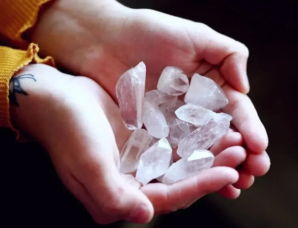 Cristal de quartz clair naturel, cristal de roche utilisé en bijouterie et lithothérapie