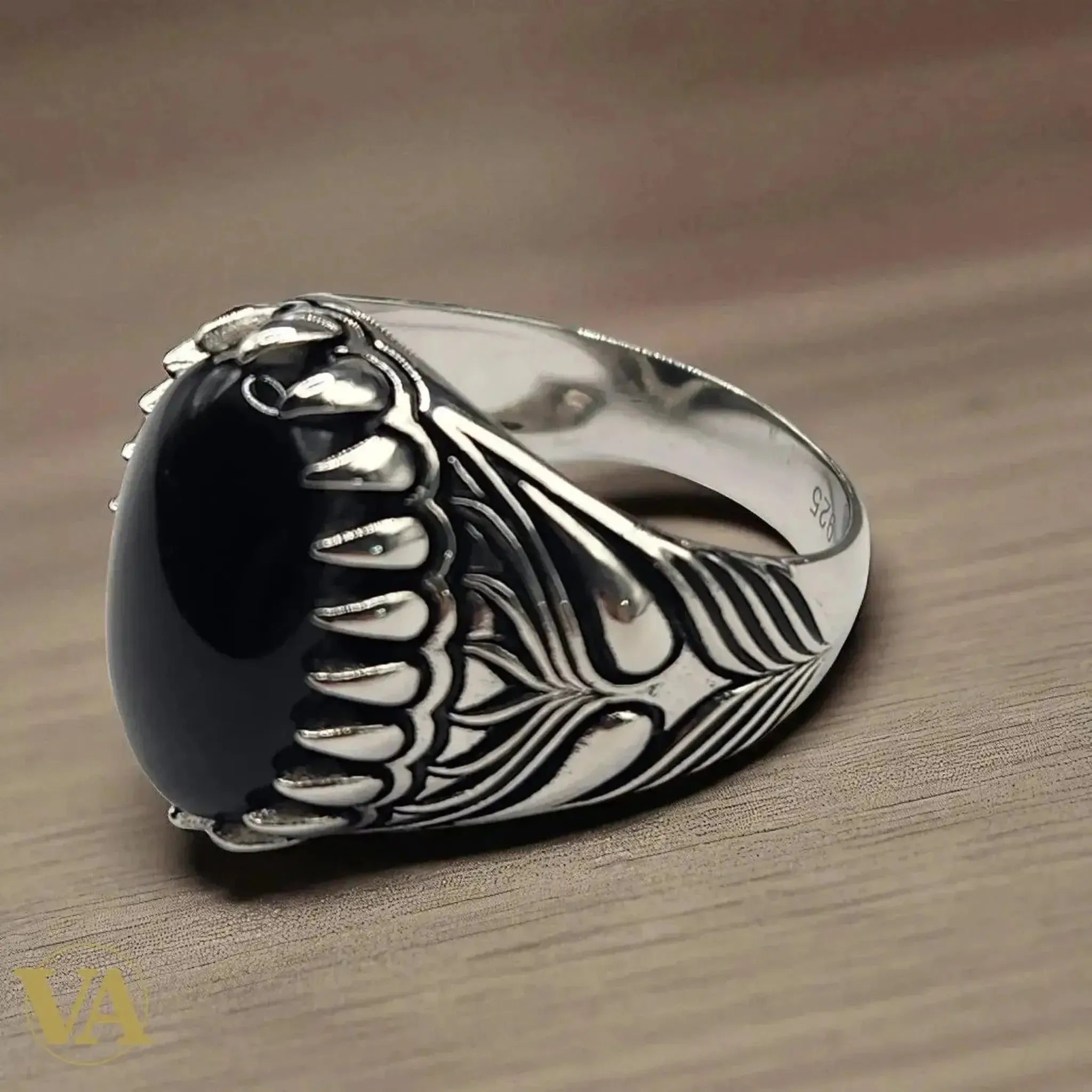 Chevalière Homme Argent 925 : Comment Choisir la Bonne Pièce - Vindicta : Bijoux Argent 925 Massif, Luxe et Héritage