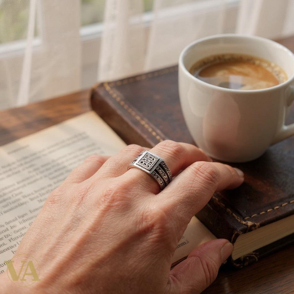 Bague Homme Argent 925 – Motif carré géométrique & marcassites serties