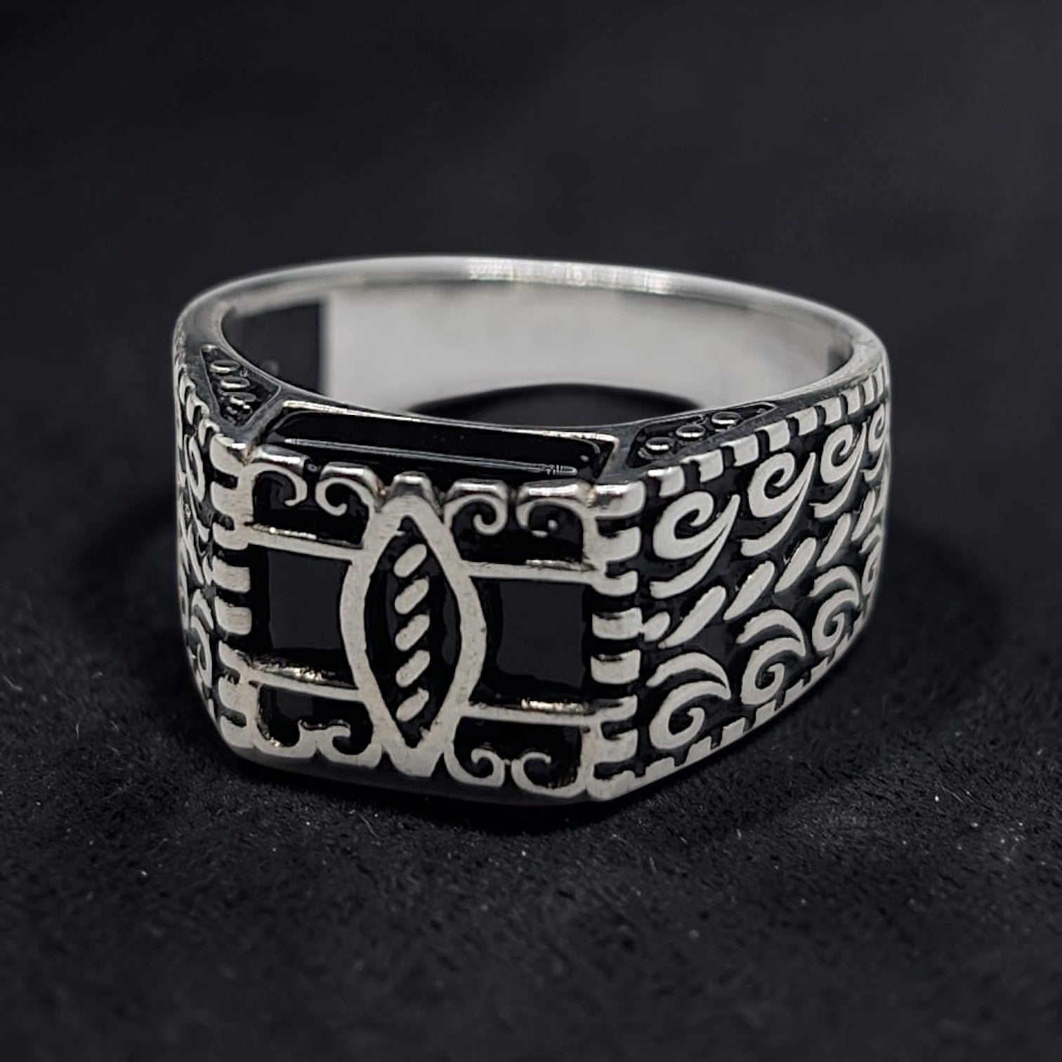 Chevalière Homme Argent 925 Onyx Noir Spirales Gravées-Vindicta : Bijoux Argent 925 Massif, Luxe et Héritage