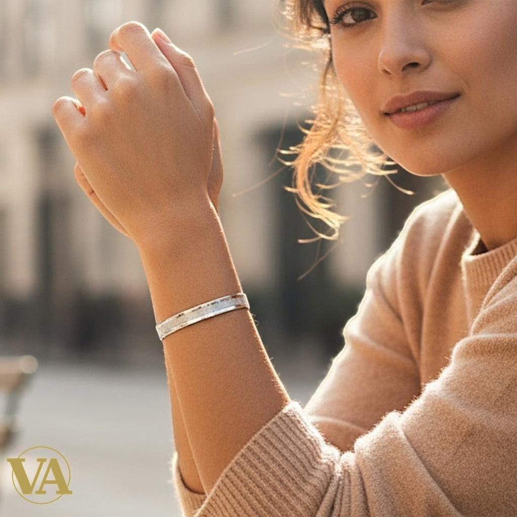 Bracelet Jonc Femme Argent 925 – Gravure Romaine | Bijoux Vindicta