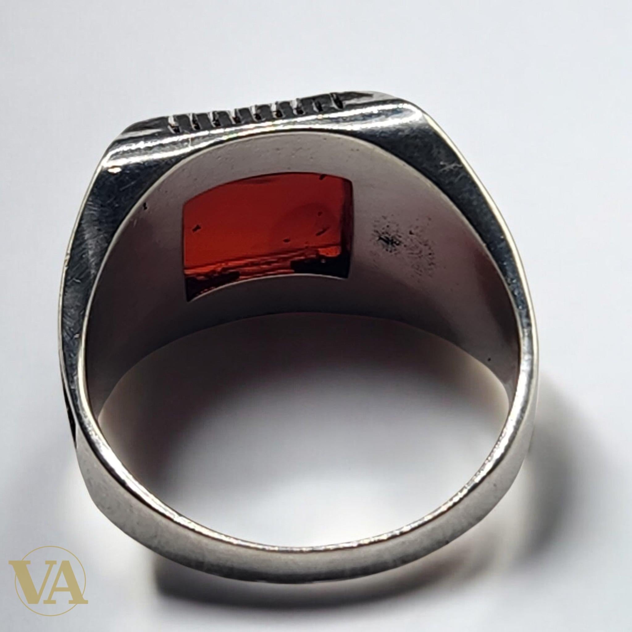Bague Homme Argent 925 – Cornaline rouge carrée & monture gravée