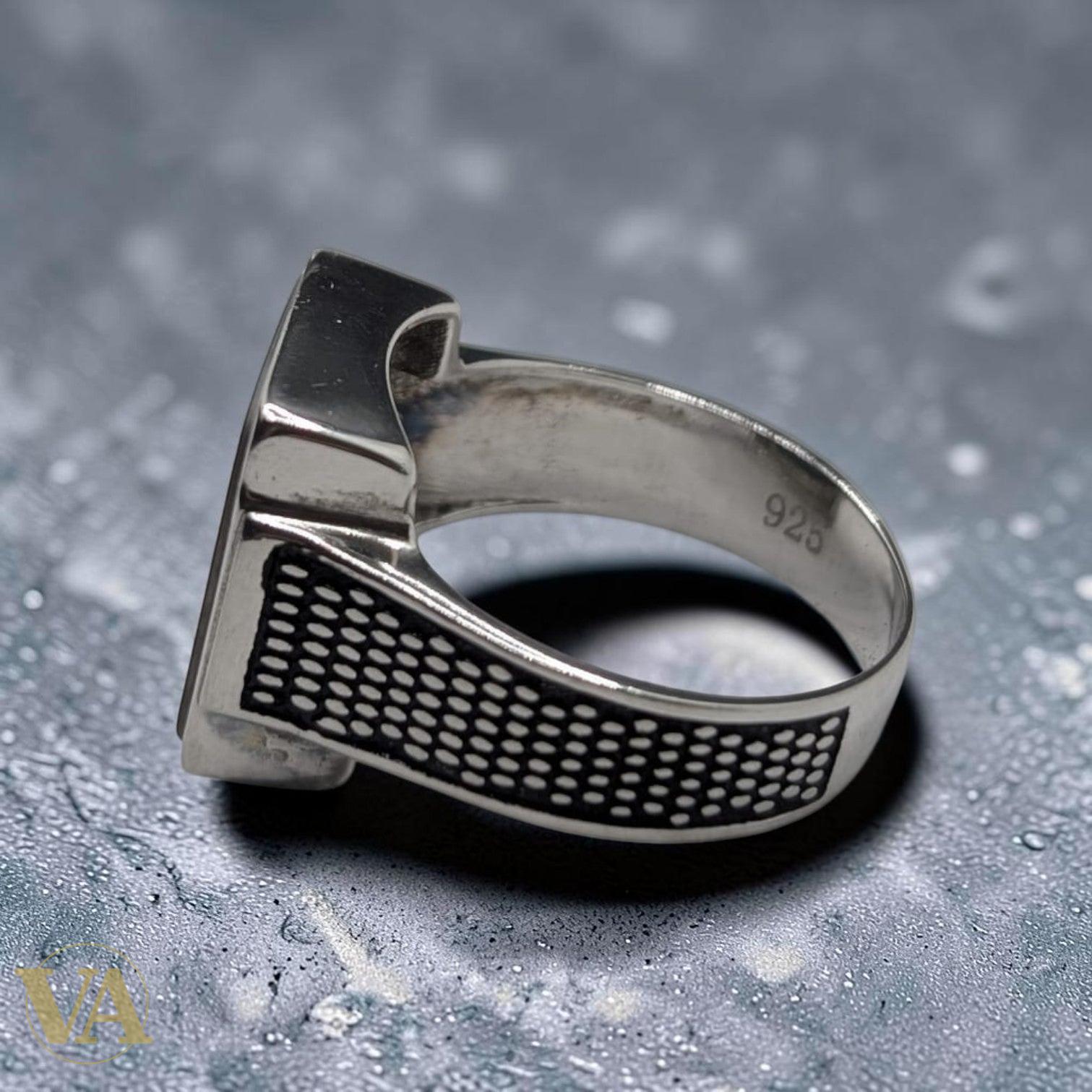 Chevalière Homme Argent 925 Nacre Gris Anthracite Cabochon Carré Ajouré-Vindicta : Bijoux Argent 925 Massif, Luxe et Héritage