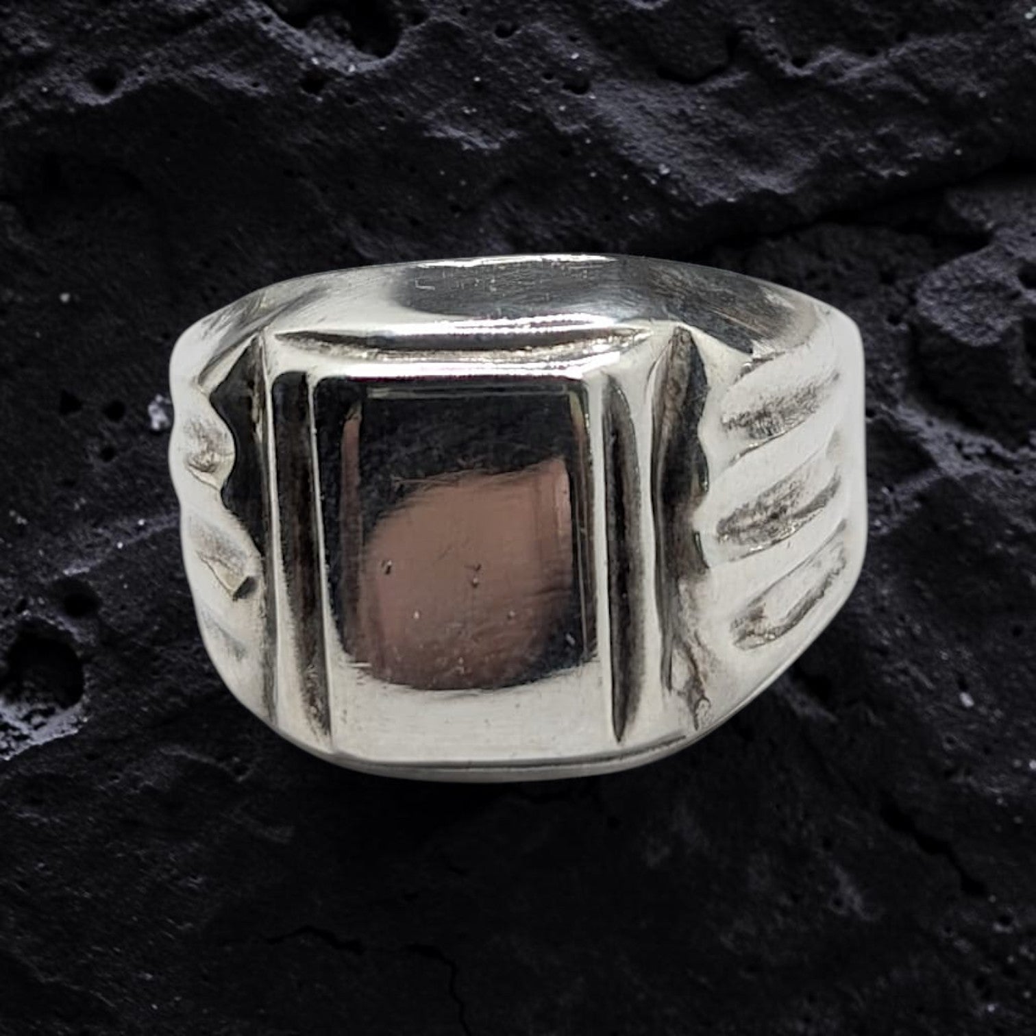 Chevalière Homme Argent 925 Plateau Poli Stries Diagonales-Vindicta : Bijoux Argent 925 Massif, Luxe et Héritage