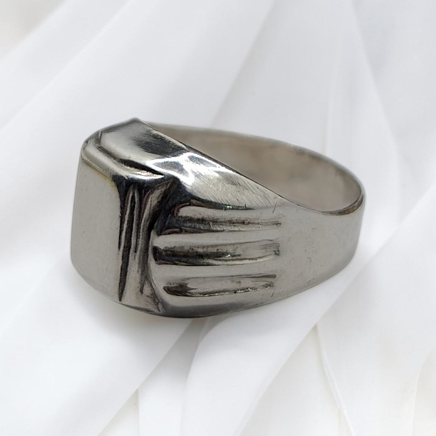 Chevalière Homme Argent 925 Plateau Poli Stries Diagonales-Vindicta : Bijoux Argent 925 Massif, Luxe et Héritage