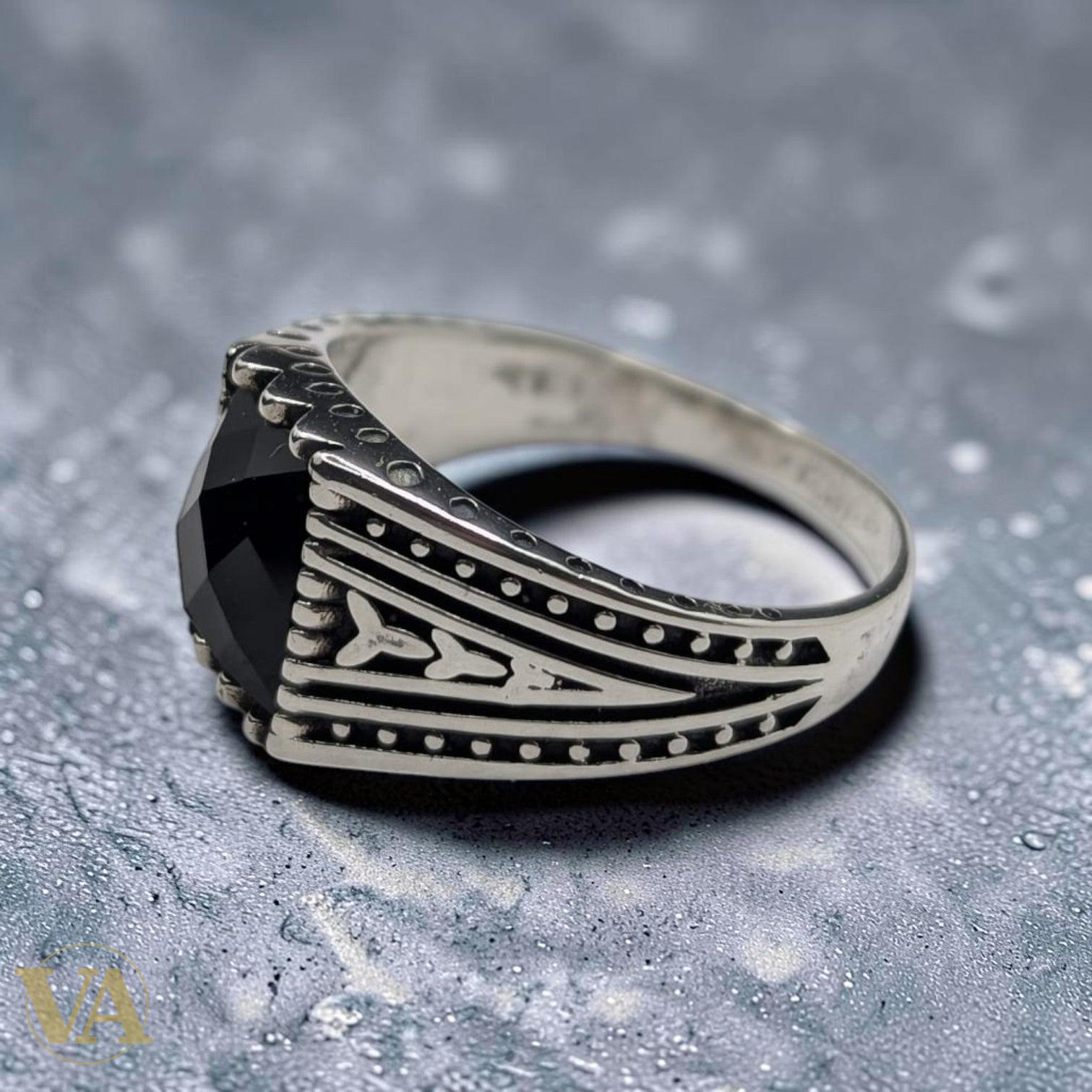 Chevalière Homme Argent 925 Onyx Noir Rectangulaire Flancs Rainurés Flèches Ottoman-Vindicta : Bijoux Argent 925 Massif, Luxe et Héritage