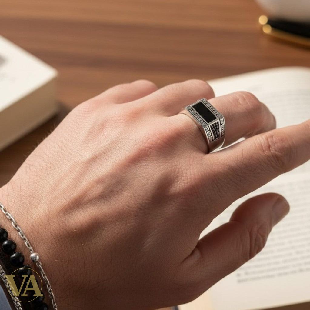 Bague Homme Argent 925 Onyx Noir Rectangulaire – Double Méandre Grec & Marcassites