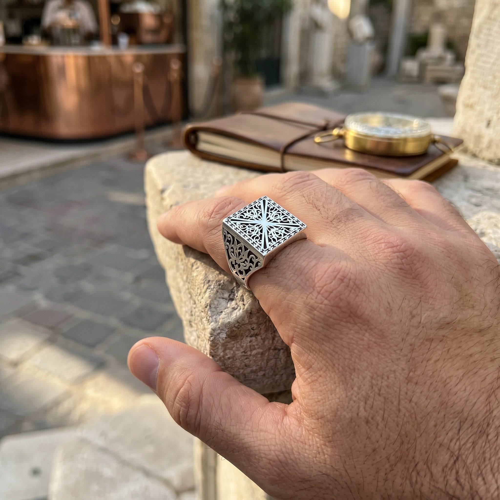 Chevalière Homme Argent 925 Plateau Carré Ajouré Croix Géométrique Entrelacs-Vindicta : Bijoux Argent 925 Massif, Luxe et Héritage