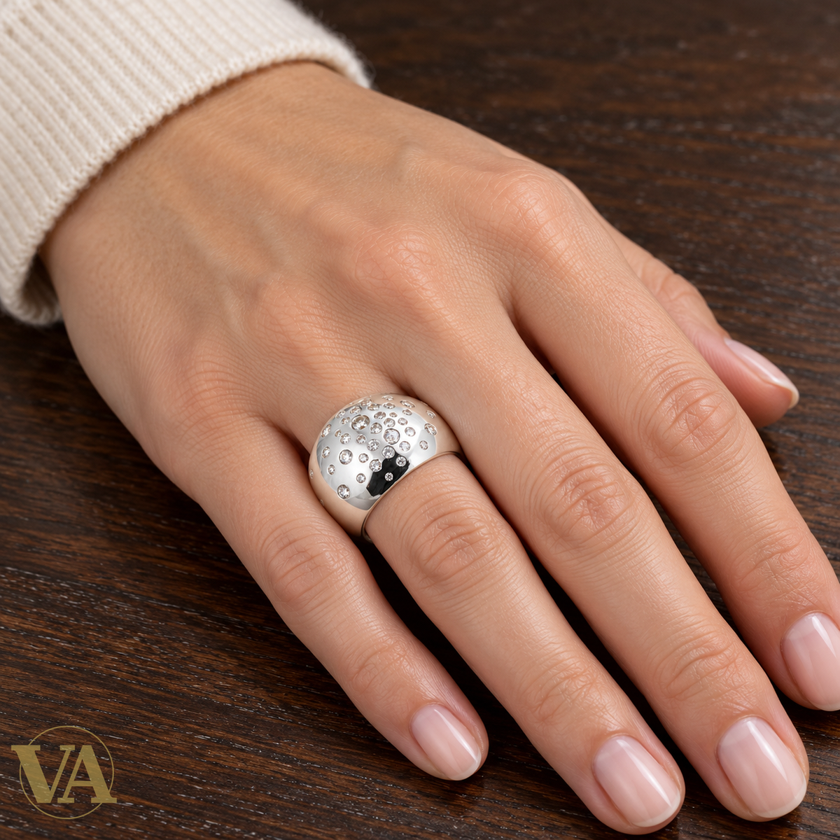 Bague femme argent 925 rhodié dôme poli et zirconiums — claire