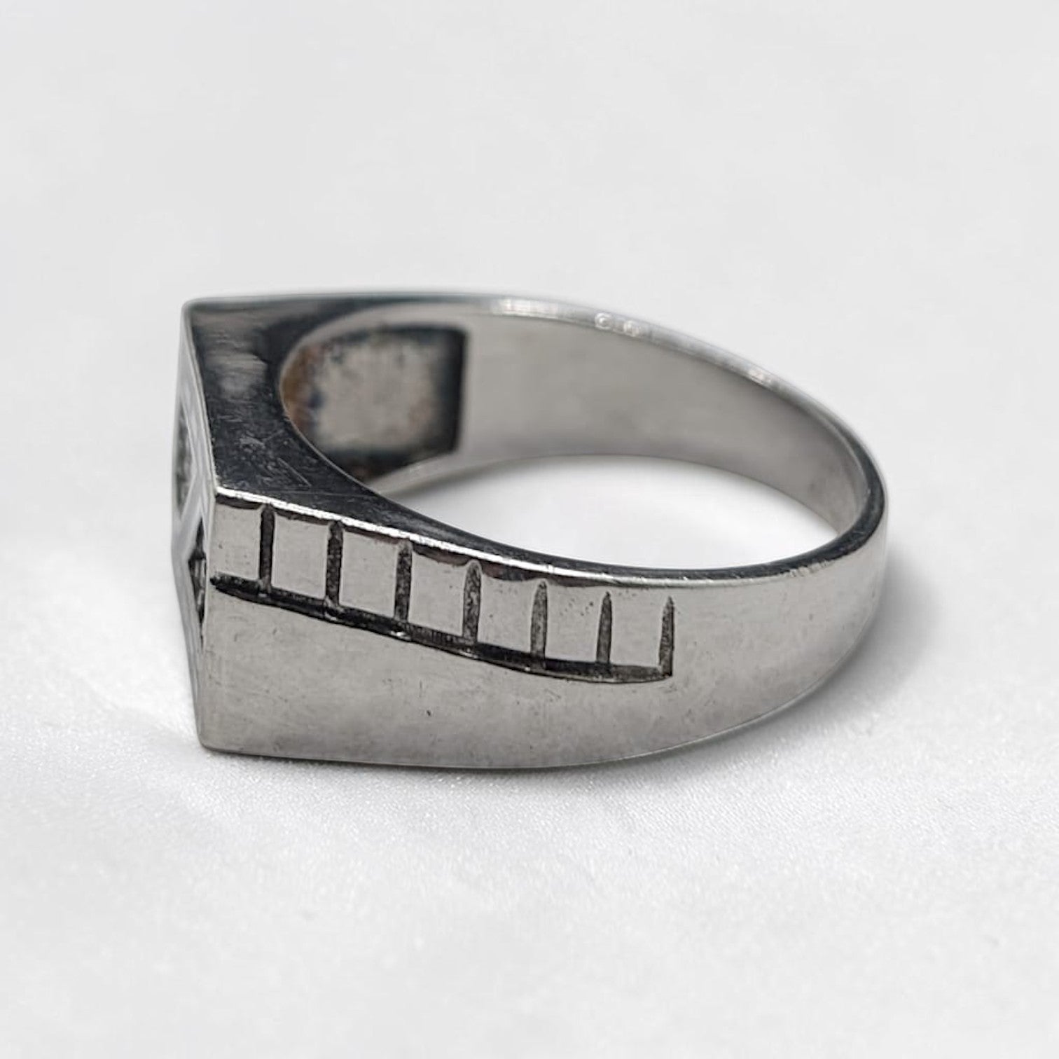 Chevalière Homme Argent 925 Zircons Noirs Art Déco Géométrique-Vindicta : Bijoux Argent 925 Massif, Luxe et Héritage