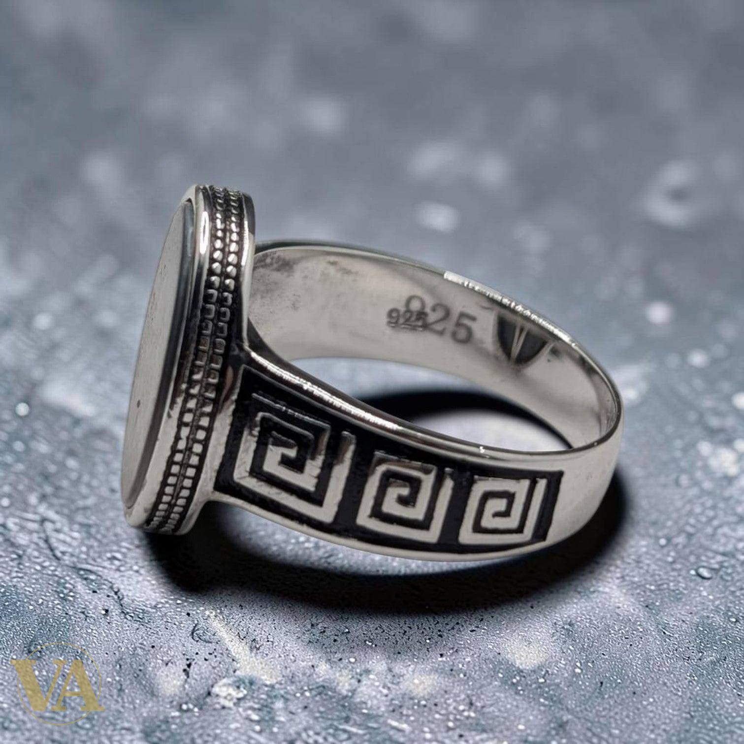 Chevalière Homme Argent 925 Nacre Gris Anthracite Cabochon Ovale Motif Grec-Vindicta : Bijoux Argent 925 Massif, Luxe et Héritage