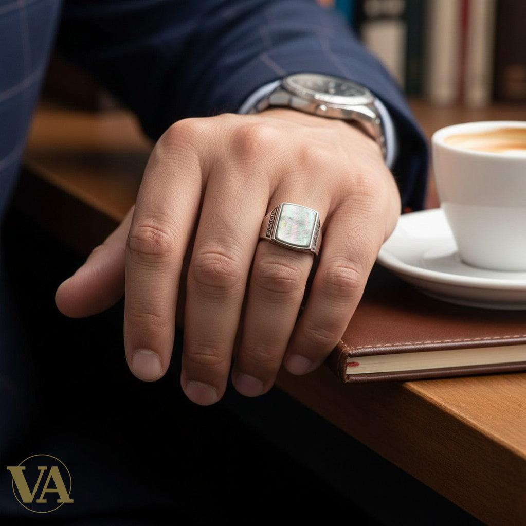 Chevalière Homme Argent 925 Nacre Grise Motif Méandre Grec-Vindicta : Bijoux Argent 925 Massif, Luxe et Héritage