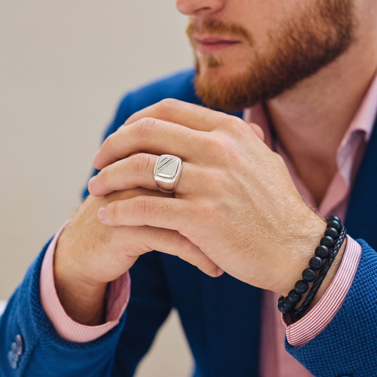 Chevalière Homme Argent 925 – Gravure Écusson & Hachures Ciselées-Vindicta : Bijoux Argent 925 Massif, Luxe et Héritage