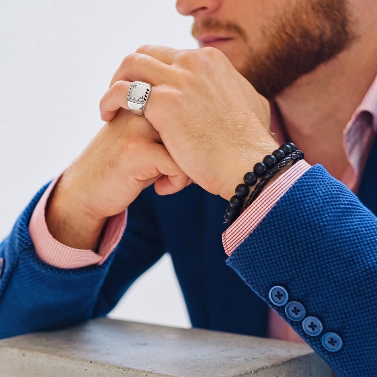 Chevalière Homme Argent 925 – Plateau Brossé & Motifs Étoilés Ciselés-Vindicta : Bijoux Argent 925 Massif, Luxe et Héritage