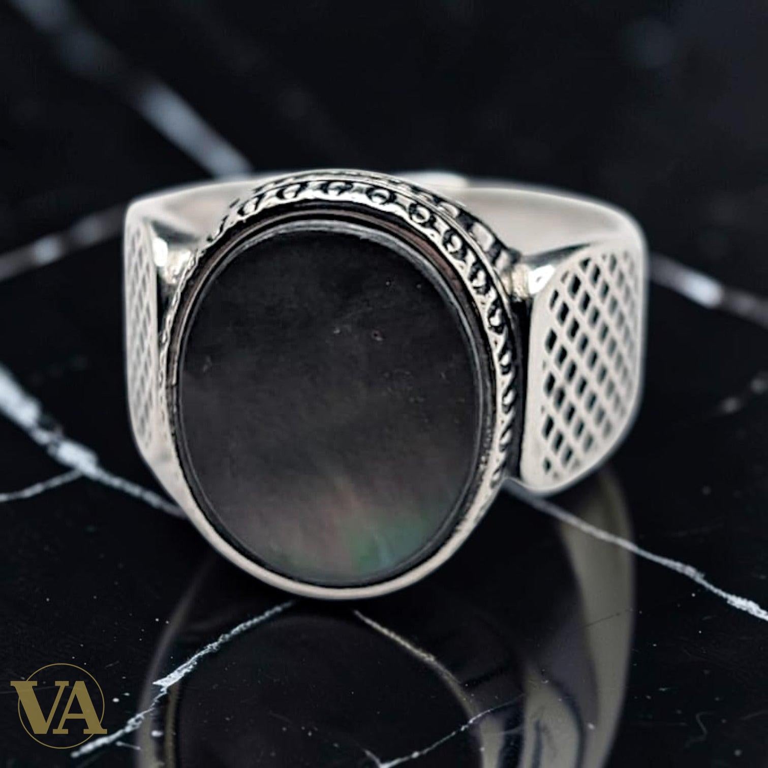 Chevalière Homme Argent 925 & Nacre Noire – Cabochon Ovale Treillis Ciselé