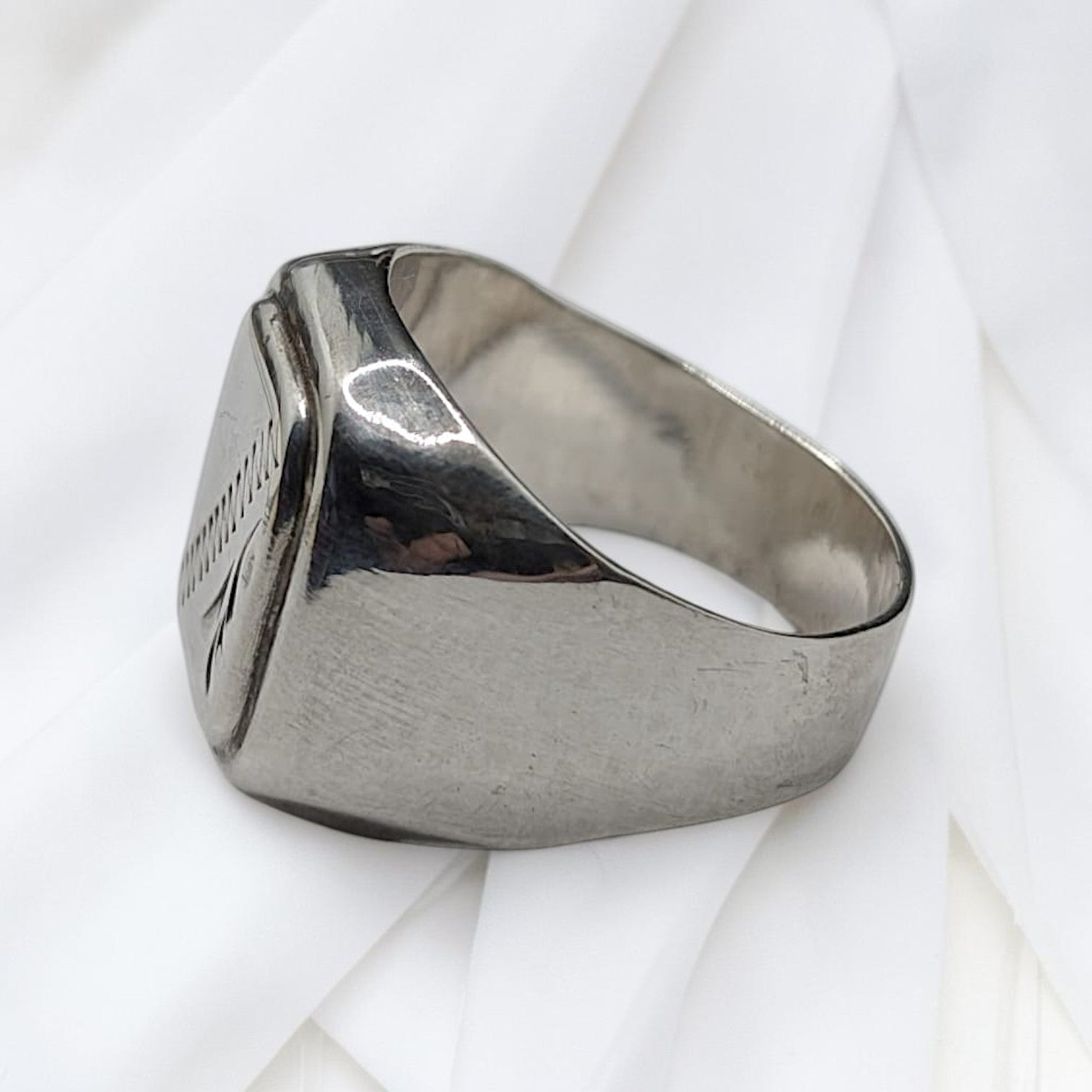 Chevalière Homme Argent 925 Méandre Grec Gravé-Vindicta : Bijoux Argent 925 Massif, Luxe et Héritage