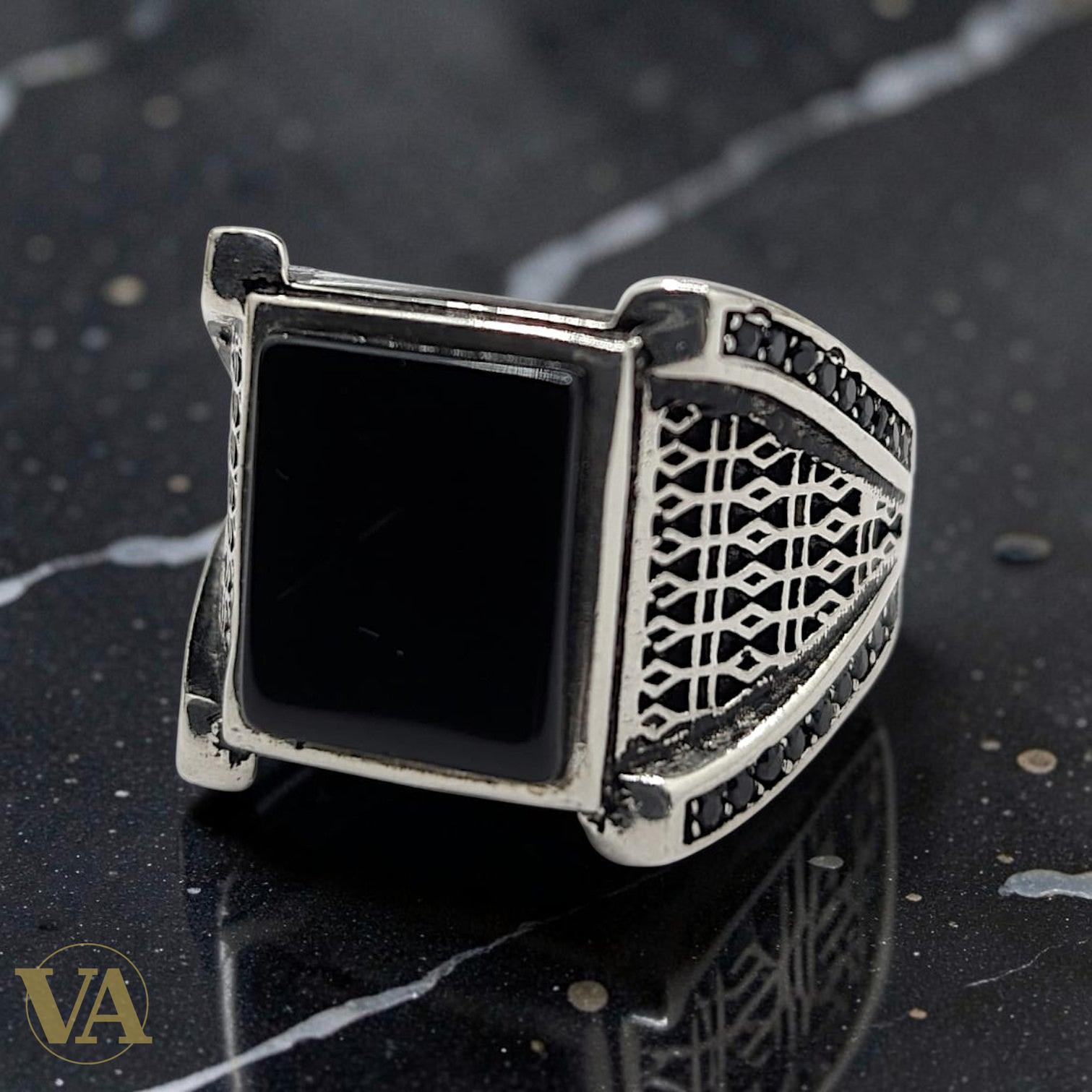 Chevalière Homme Argent 925 Onyx Noir Flancs Ajourés Zircons