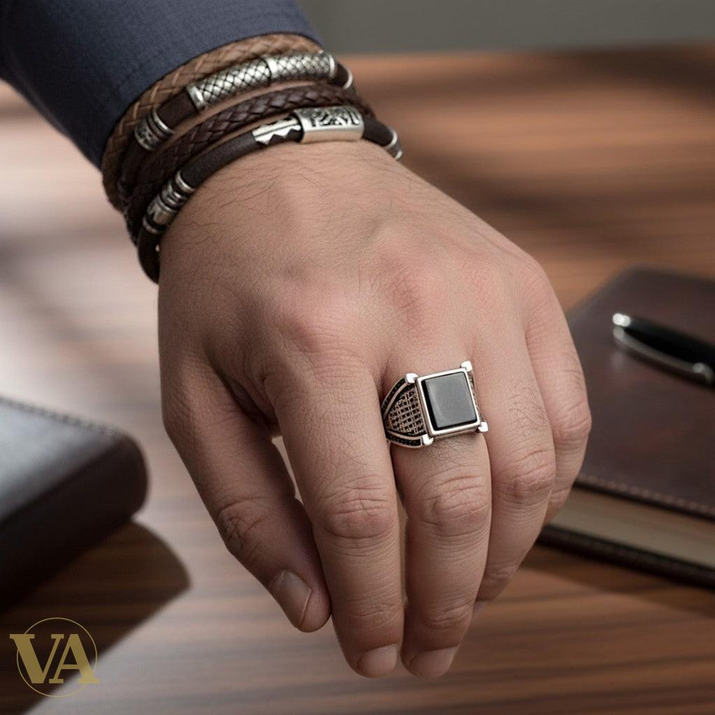 Chevalière Homme Argent 925 Onyx Noir Flancs Ajourés Zircons