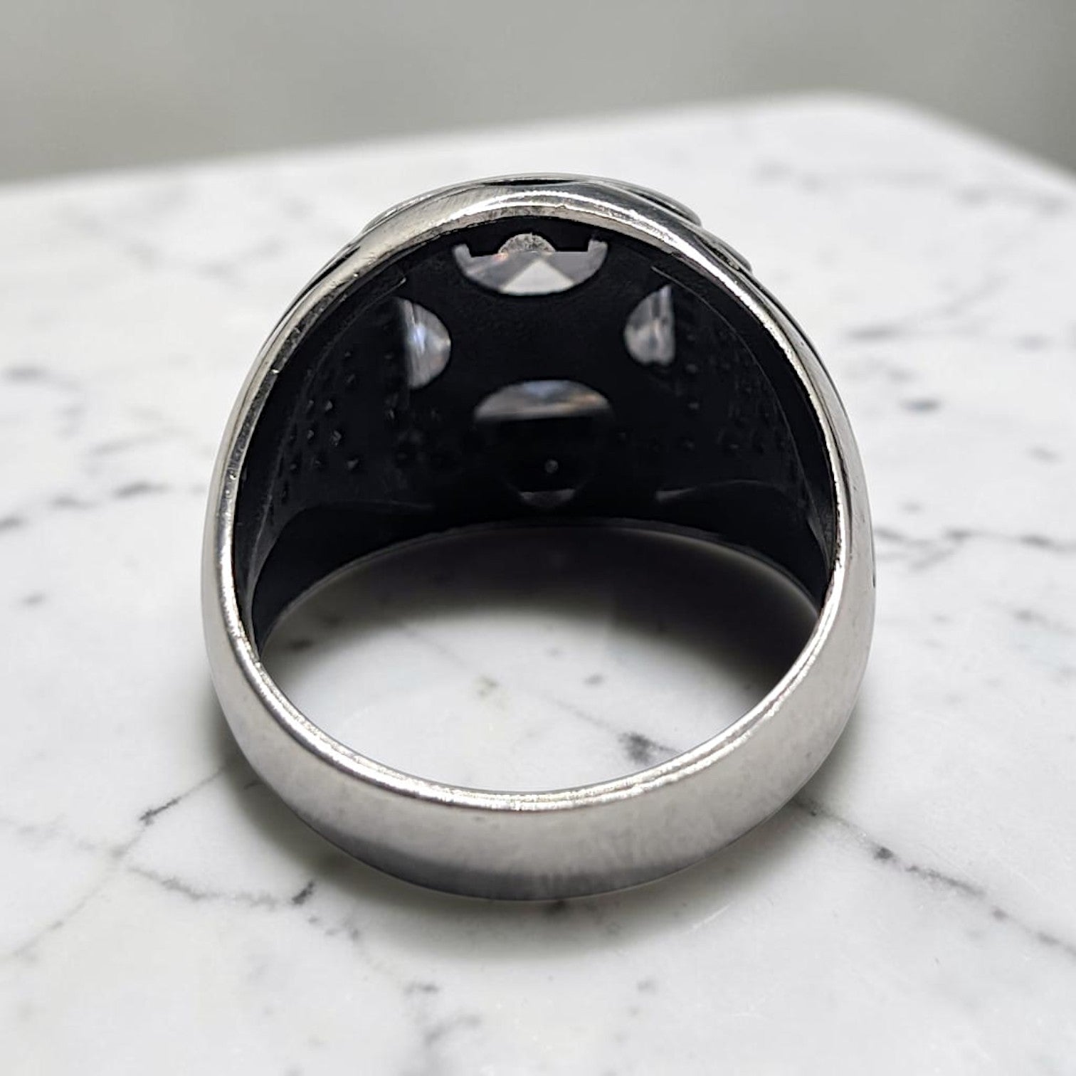 Chevalière Homme Argent 925 Zircon Carré Fumé Pavé Zircons Noirs-Vindicta : Bijoux Argent 925 Massif, Luxe et Héritage