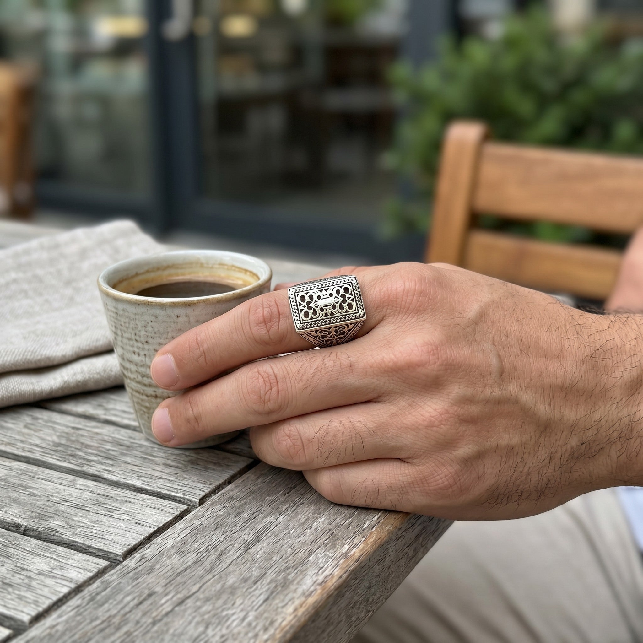 Chevalière Homme Argent 925 Plateau Ajouré Calligraphie Ciselée-Vindicta : Bijoux Argent 925 Massif, Luxe et Héritage