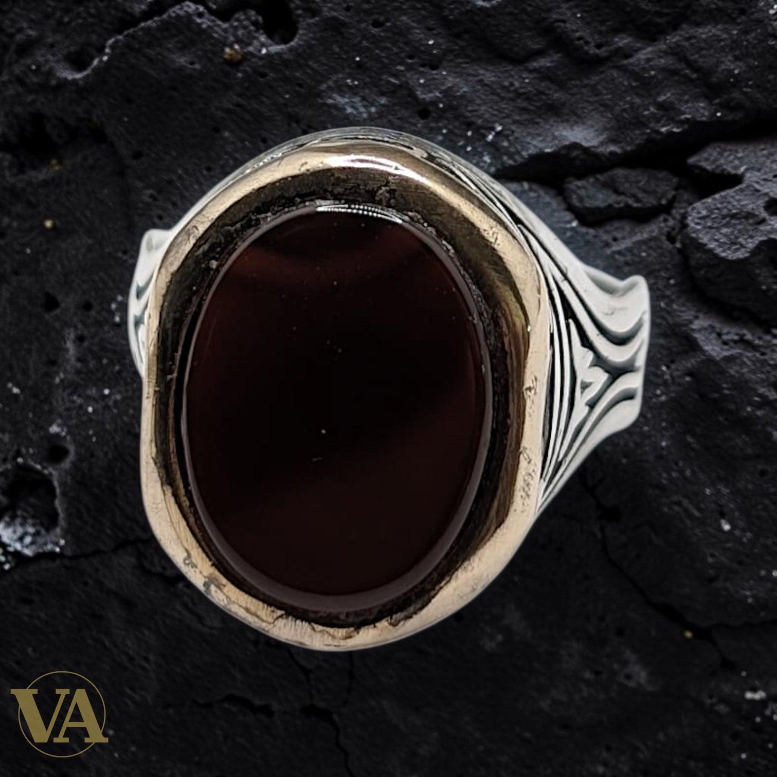 Chevalière Homme Argent 925 Cornaline Bordeaux Ovale Monture Dorée Motif Végétal - Argent 925 - Vindicta