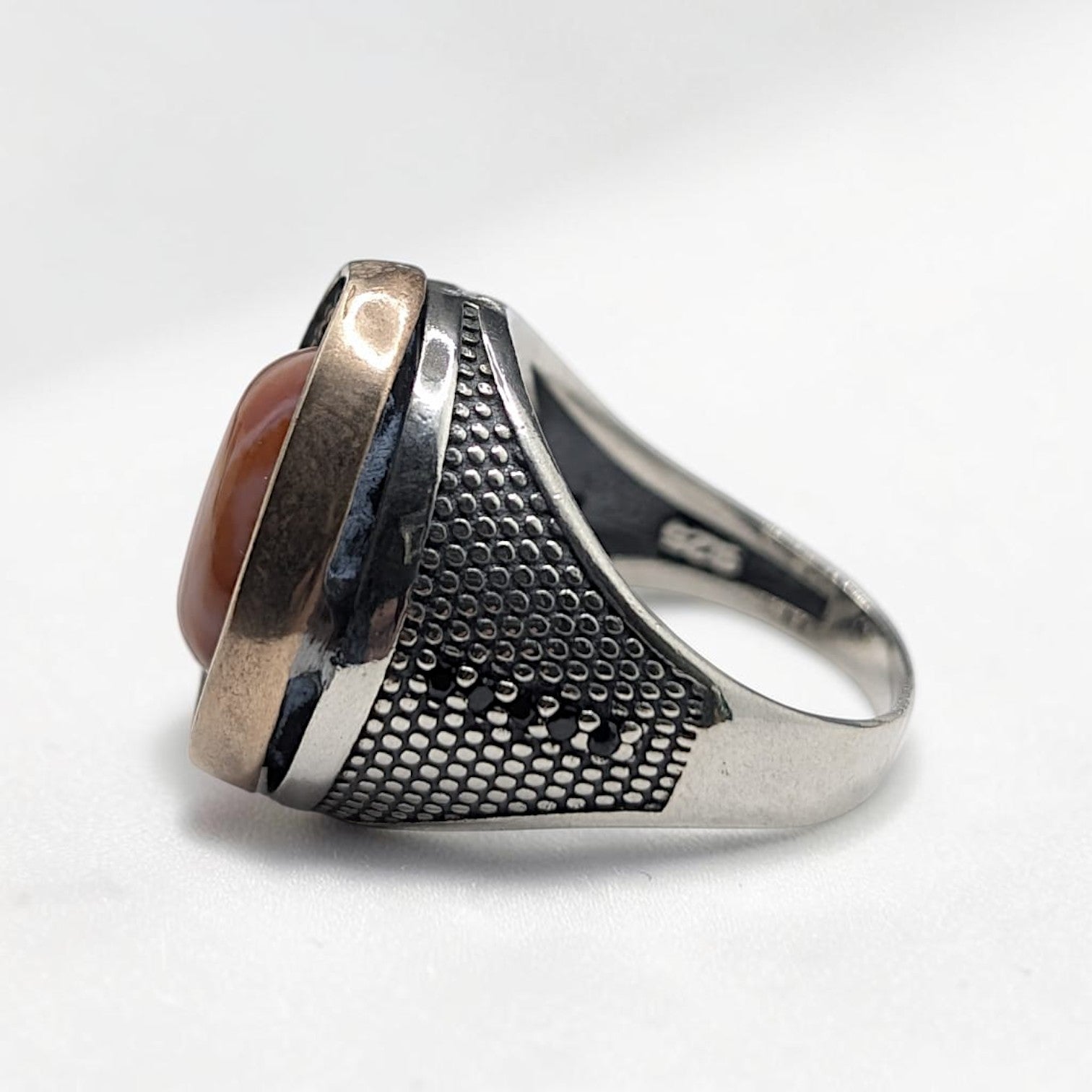 Chevalière Homme Argent 925 Agate Ribanée Ovale Halo Zircons Noirs-Vindicta : Bijoux Argent 925 Massif, Luxe et Héritage