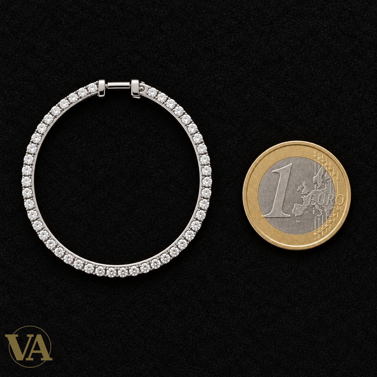 Créole 40 mm comparée à une pièce de 1 euro de 23,25 mm