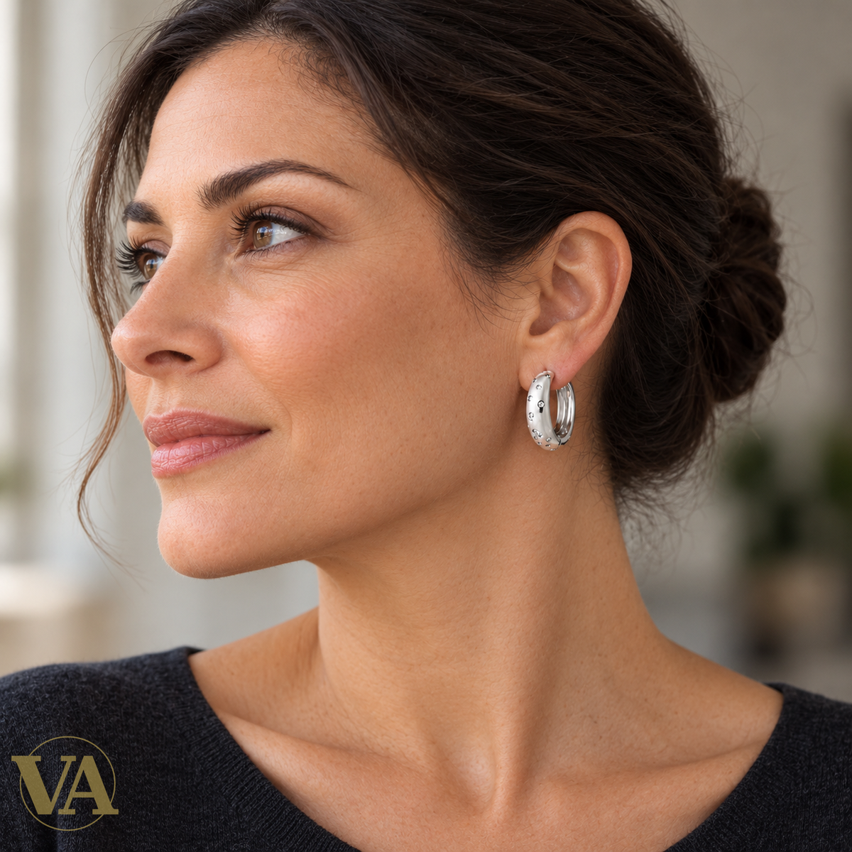 Créoles argent 925 rhodié 20 mm — portrait lifestyle