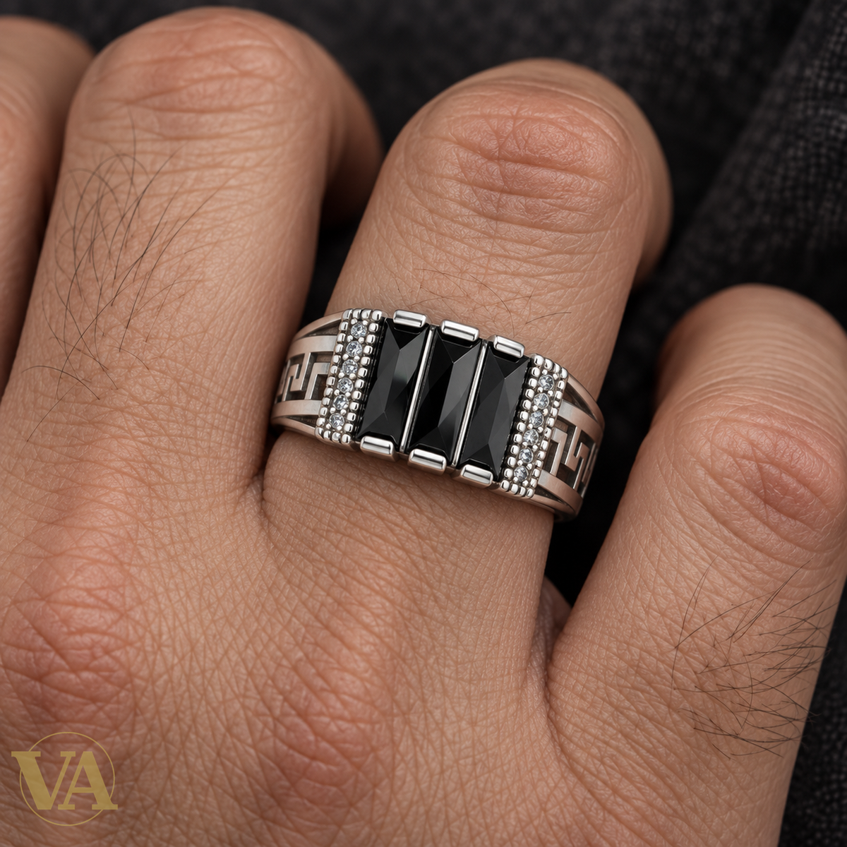 Chevalière Homme Argent 925 – Triple Onyx Noir & Motifs Grecs-Vindicta : Bijoux Argent 925 Massif, Luxe et Héritage