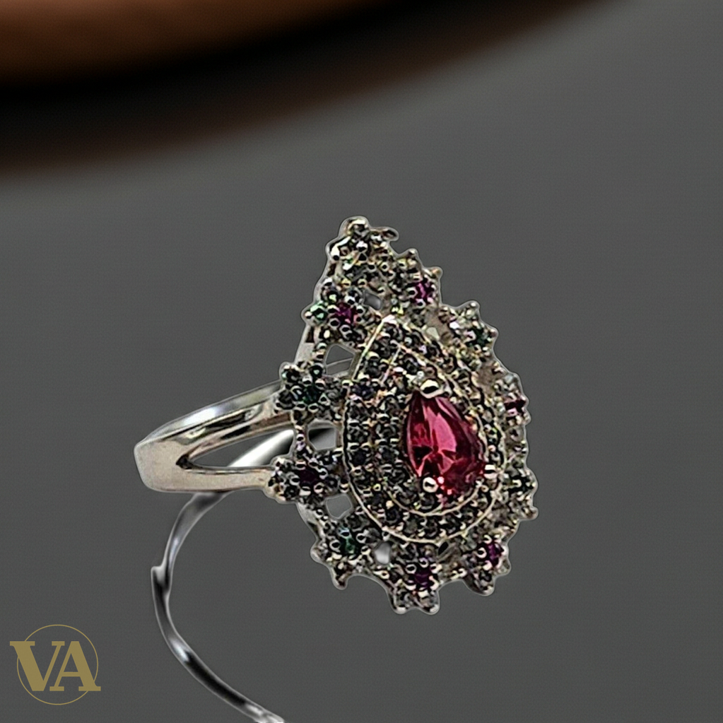 Bague femme argent 925 – Pierre rouge poire et zirconiums multicolores – Élégance royale-Vindicta : Bijoux Argent 925 Massif, Luxe et Héritage