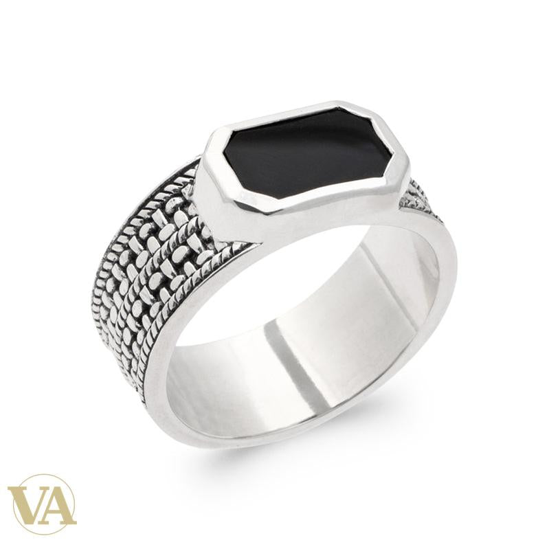 Chevalière Homme Argent 925 – Agate Noire Rectangulaire et Maille en Relief — vue du bijou non porté