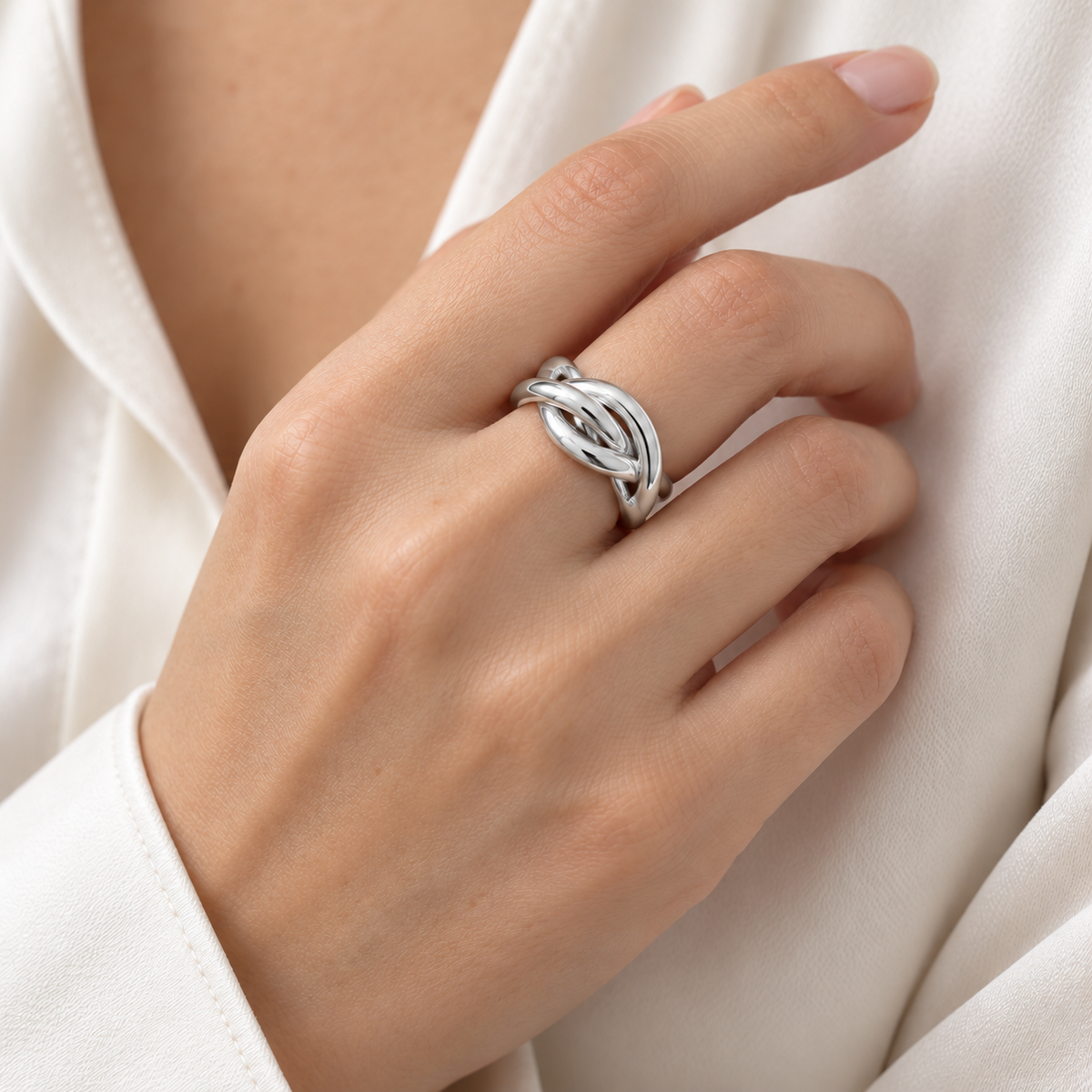 Bague Femme Argent 925 – Entrelacs Sculptural Poli — portée