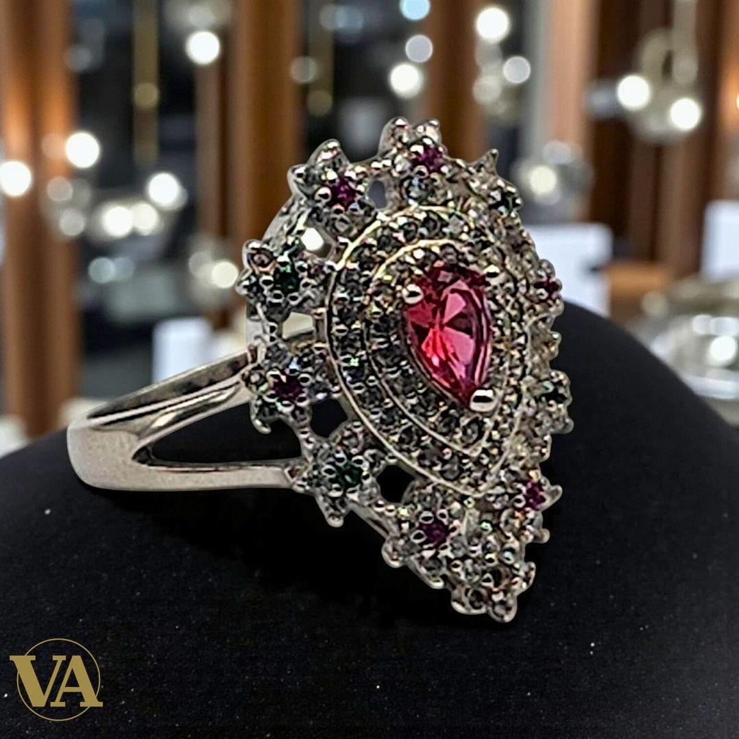 Bague femme argent 925 – Pierre rouge poire et zirconiums multicolores – Élégance royale | Bijoux Vindicta