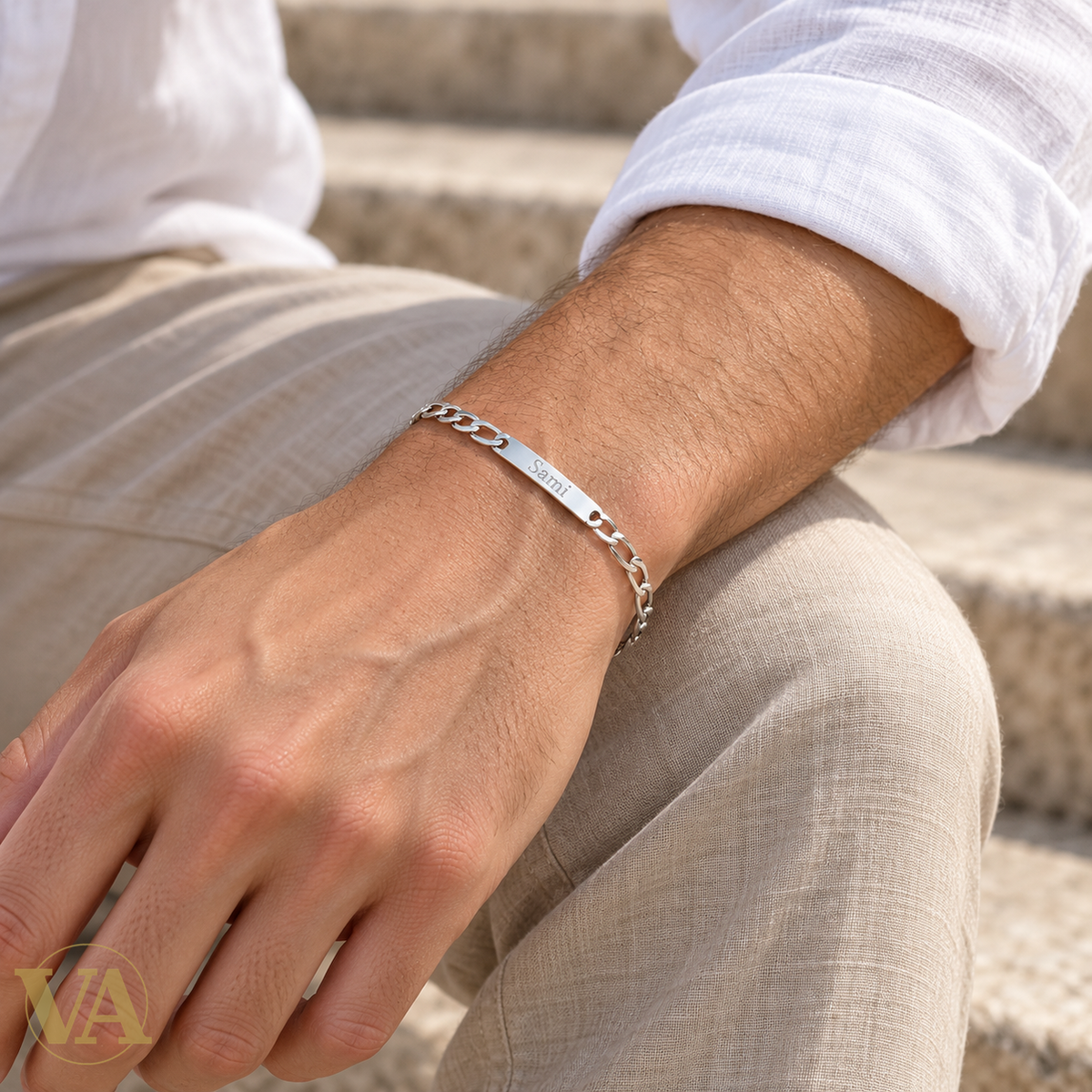 Bracelet argent 925 à graver 731005 — détail porté au poignet ; prénom d’exemple