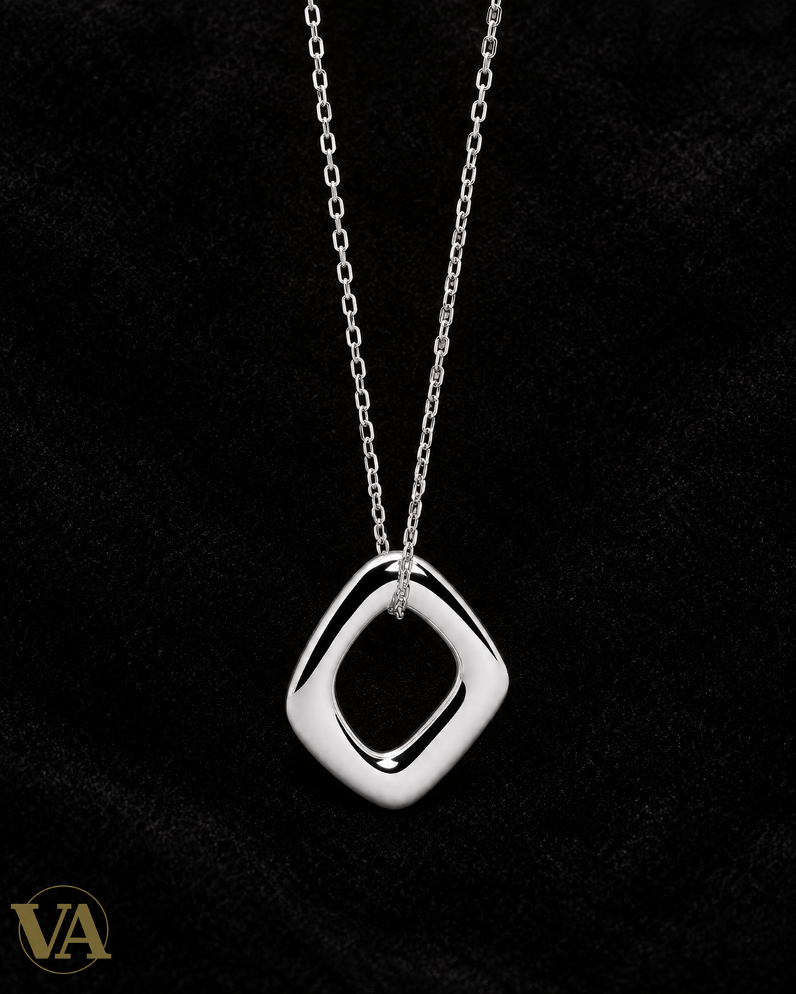 Collier femme argent 925 rhodié 4300014, vue studio sur fond noir