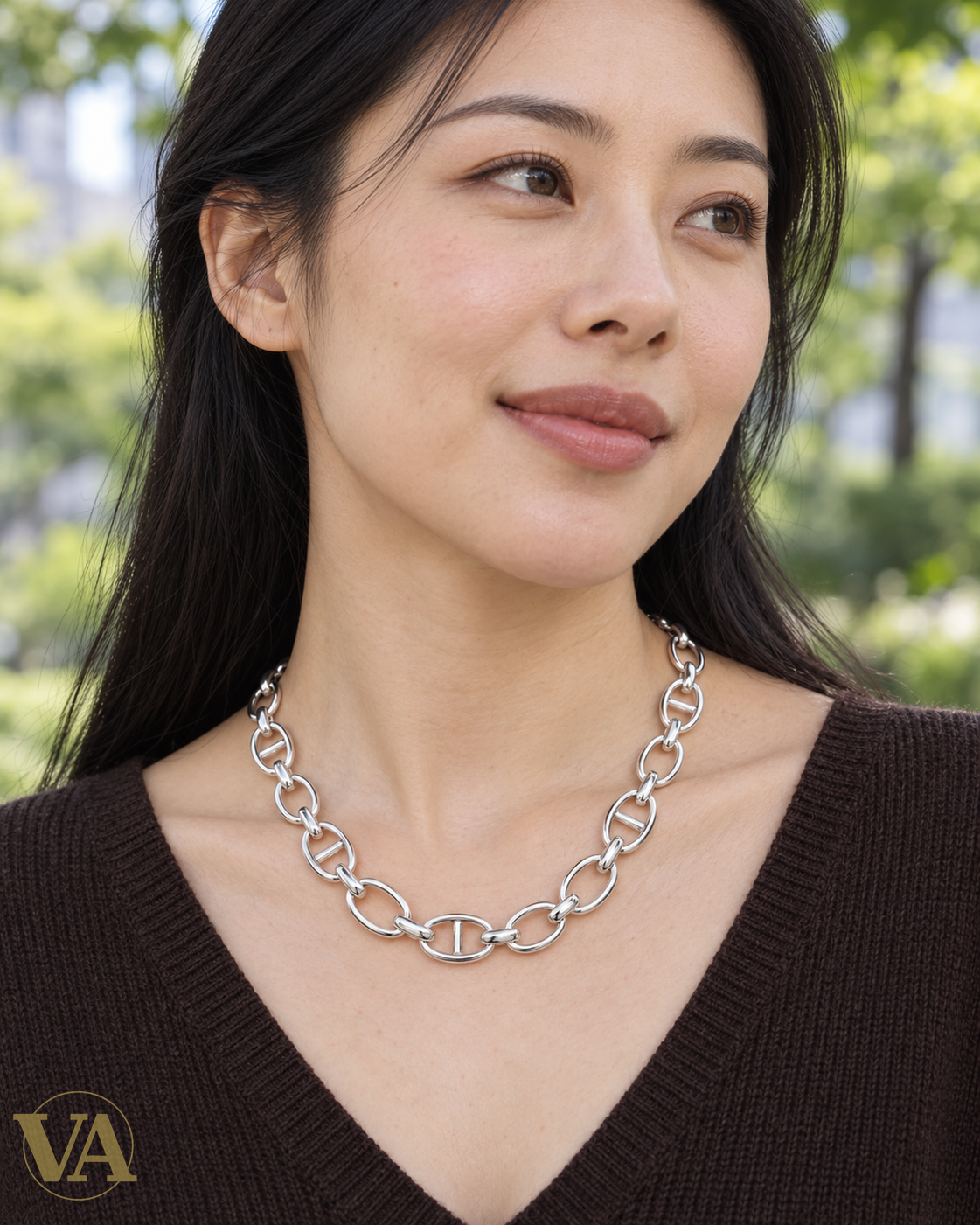 Collier femme à larges mailles ovales alternées argent 925, vue portée au parc