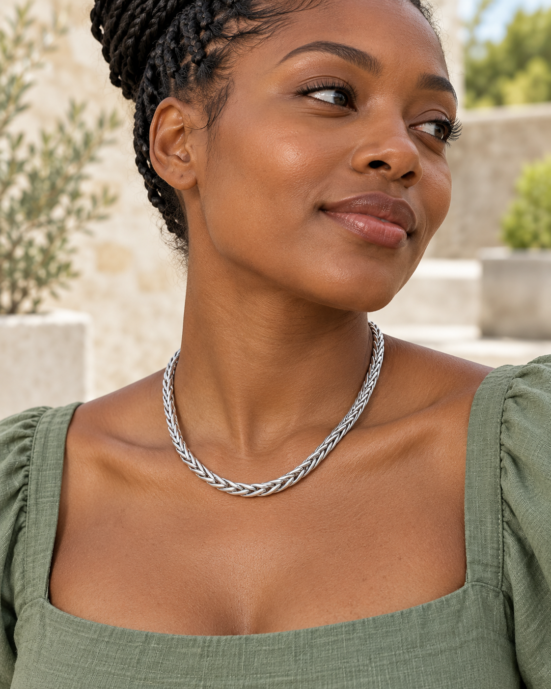 Collier femme argent 925 rhodié à maille tressée ronde, vue portée 2