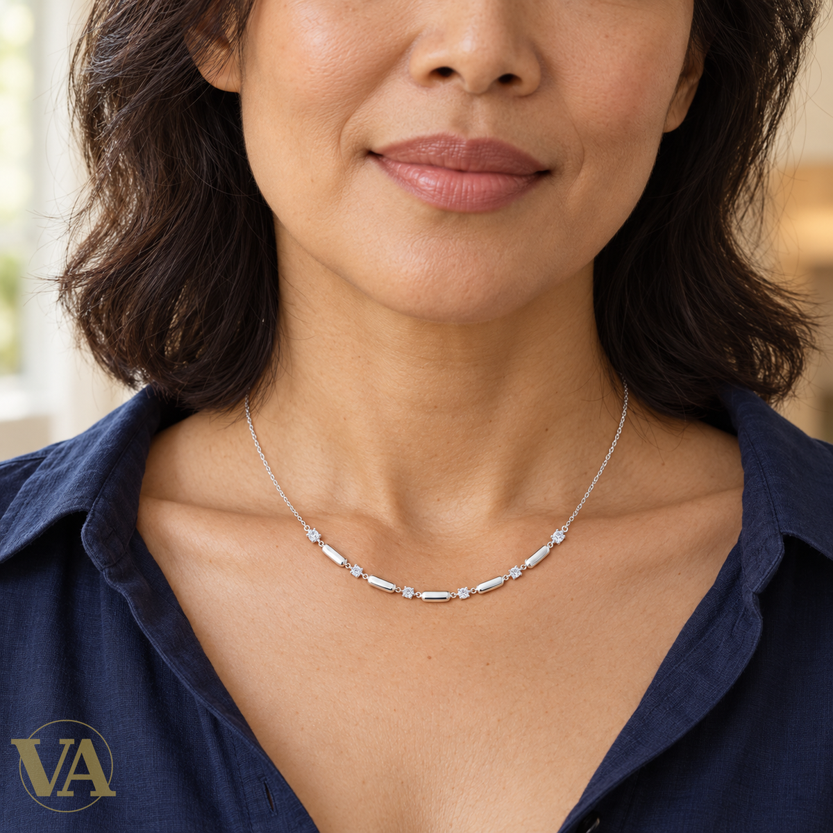 Collier barrettes et fleurs serties en argent 925 porté — vue 2