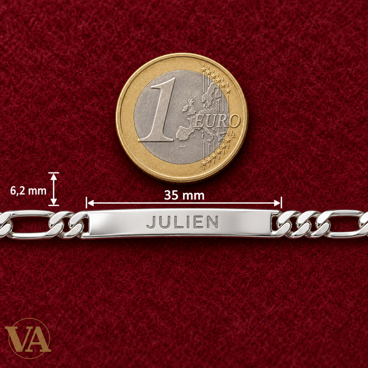 Gourmette homme argent 925 rhodié 20 cm — détail près d’une pièce de 1 euro, prénom d’exemple — dimensions de la plaque en mm