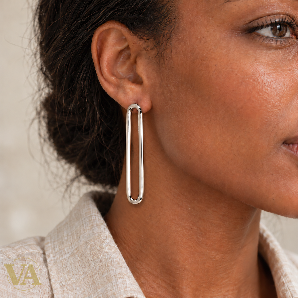 Boucles longs ovales en argent 925 rhodié — portées