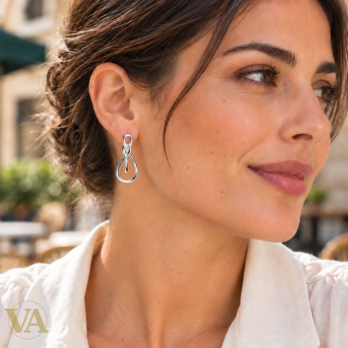 Boucles nœuds aux lignes fluides en argent 925 rhodié — portées