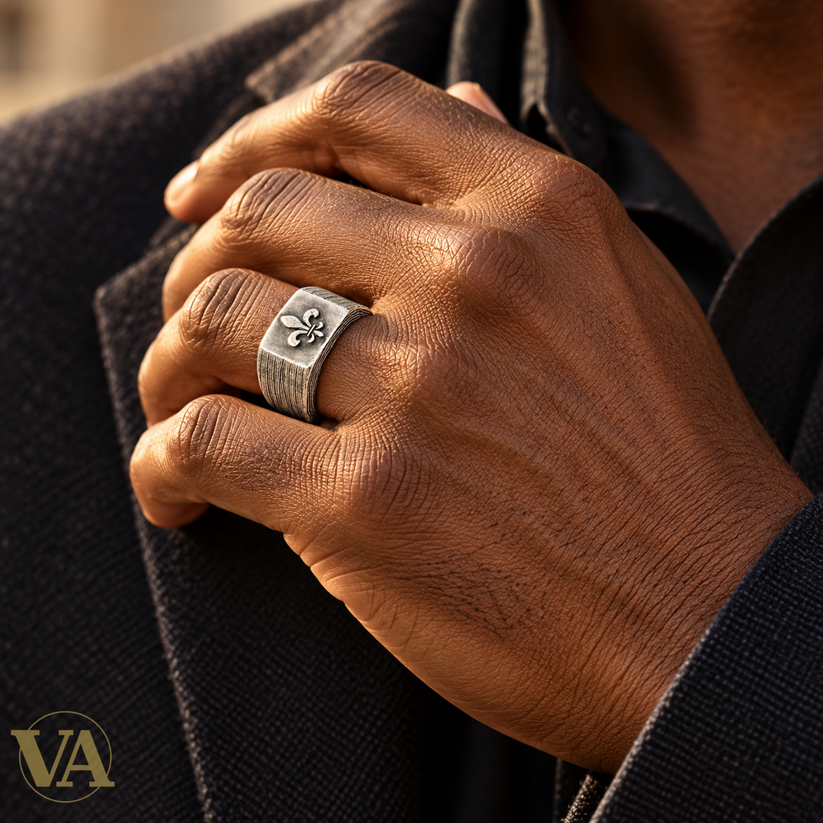 Bague 1975500 en argent 925 — gros plan portée sur la main