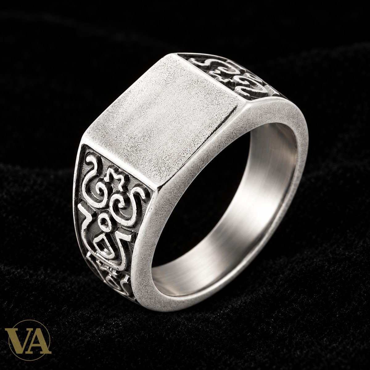 Bague 1975600 en argent 925 — vue principale sur fond noir