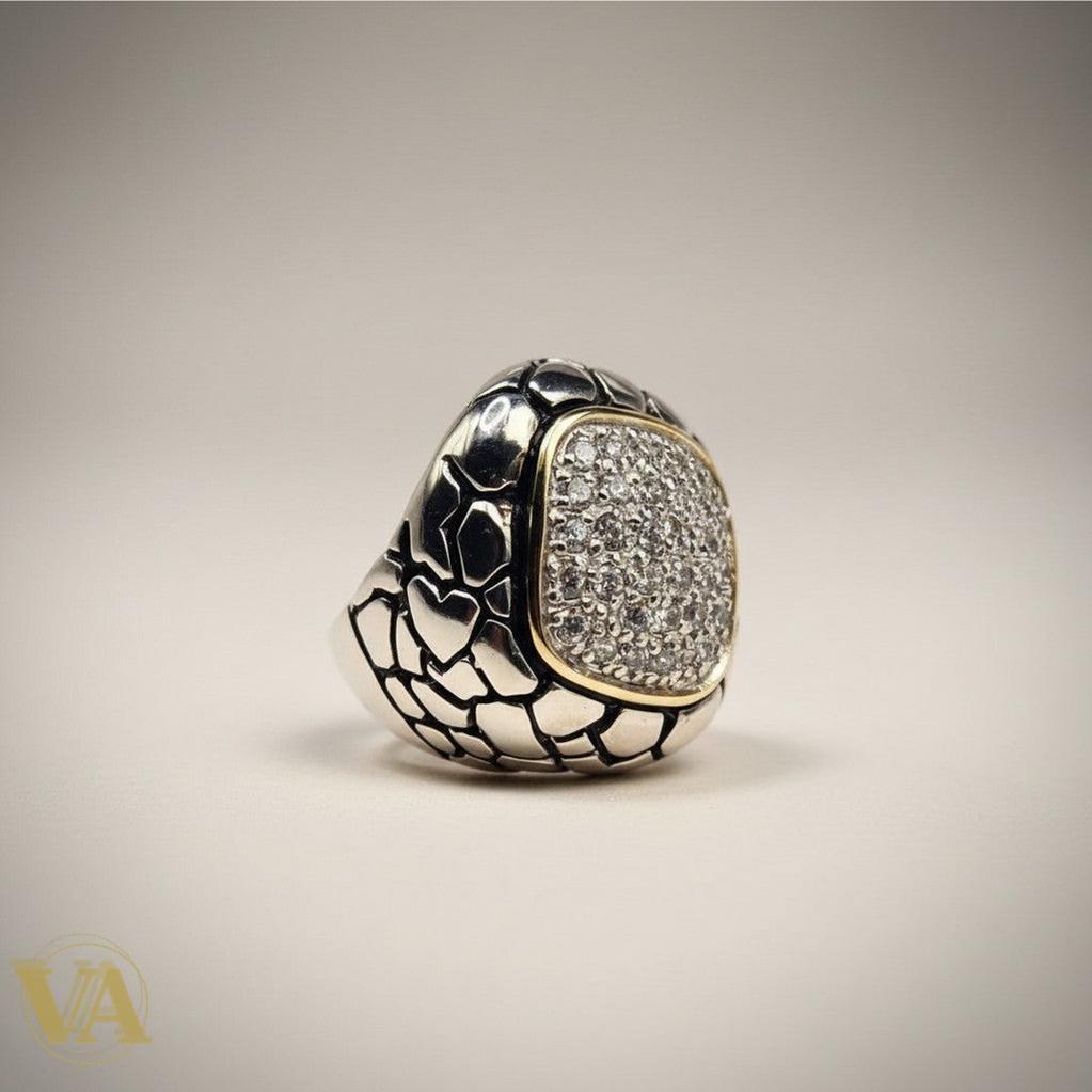 Bague femme Vindicta en argent 925, pavée de zirconiums blancs, design écaille, finition polie.