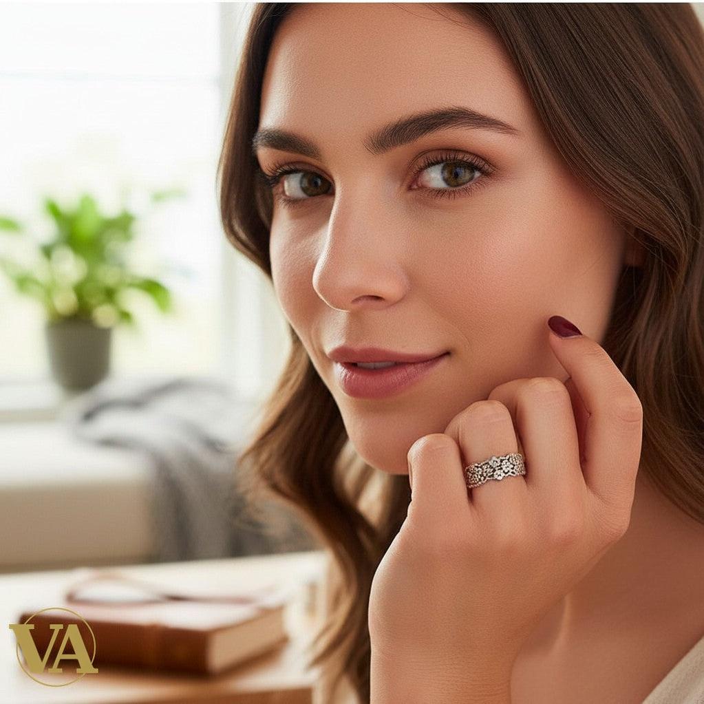 Bague femme Vindicta en argent 925 massif ornée de marcassites scintillantes, motif infini, style vintage.