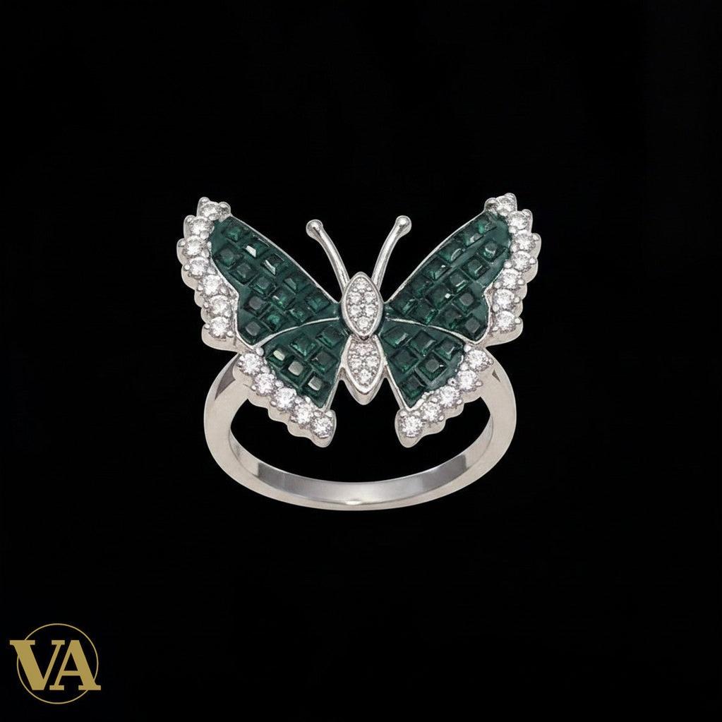 Bague papillon en argent 925 Vindicta, ailes vert émeraude serties d'oxydes blancs, style moderne