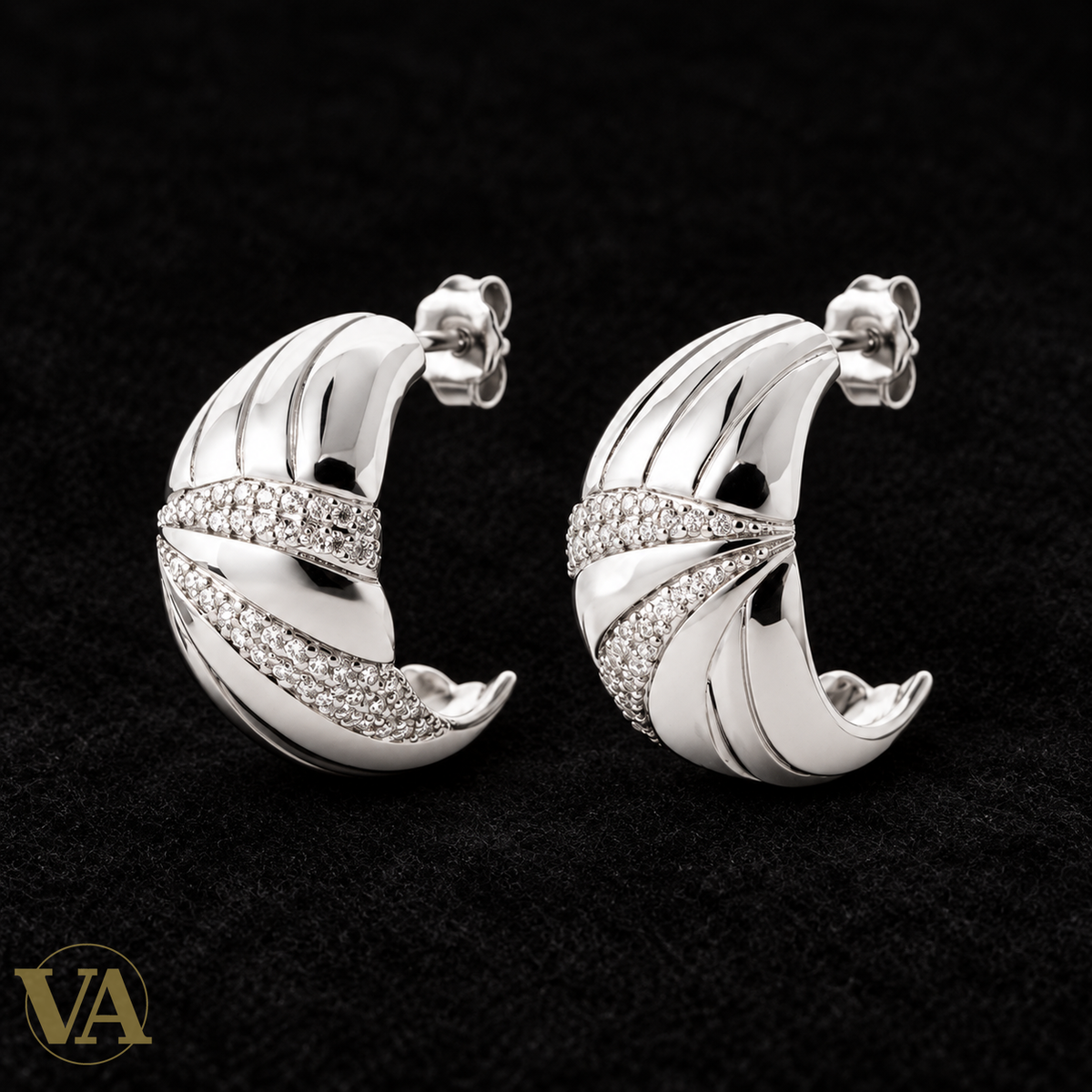 Boucles d’oreilles argent 925 rhodié — sur feutre noir