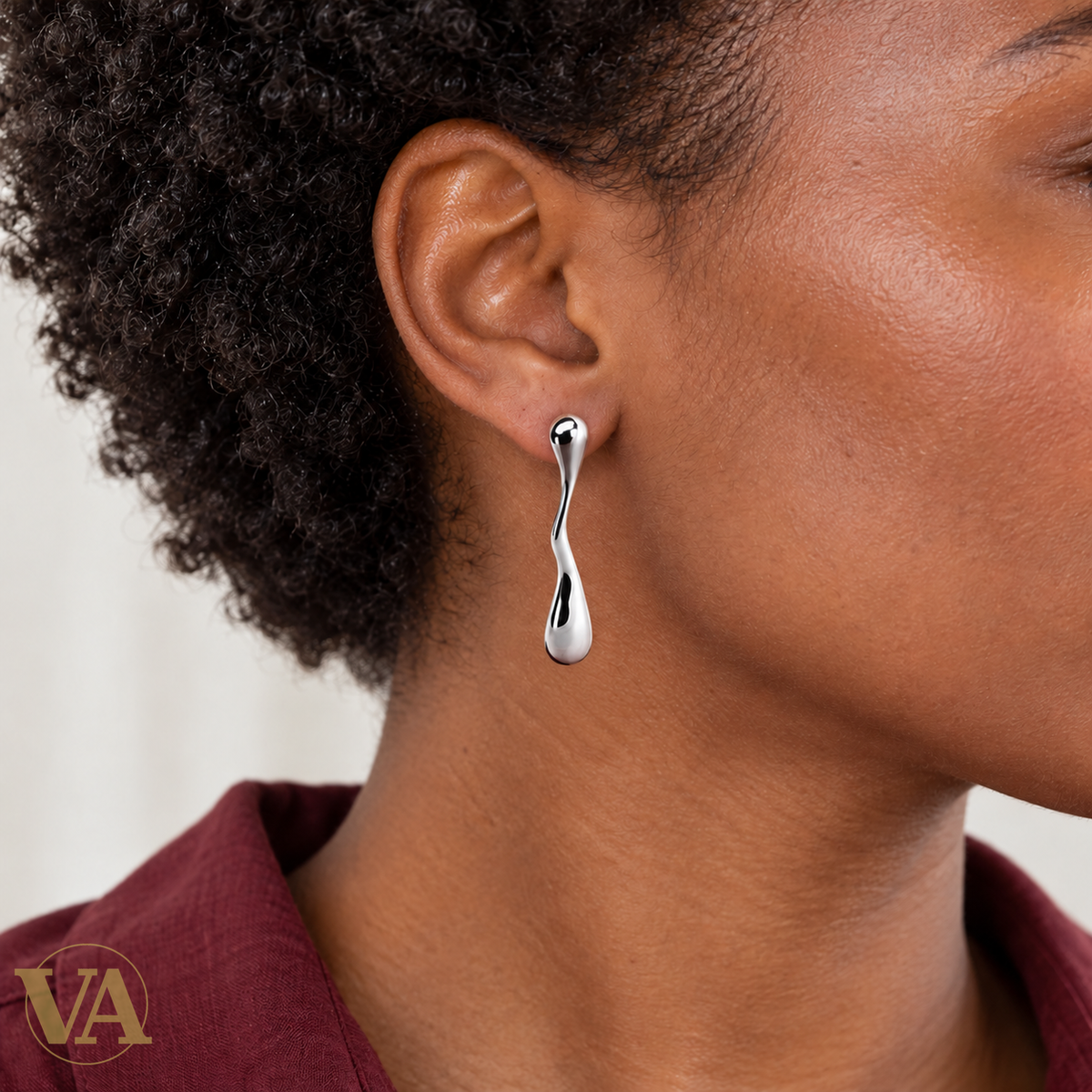 Gouttes torsadées asymétriques en argent 925 rhodié — portées