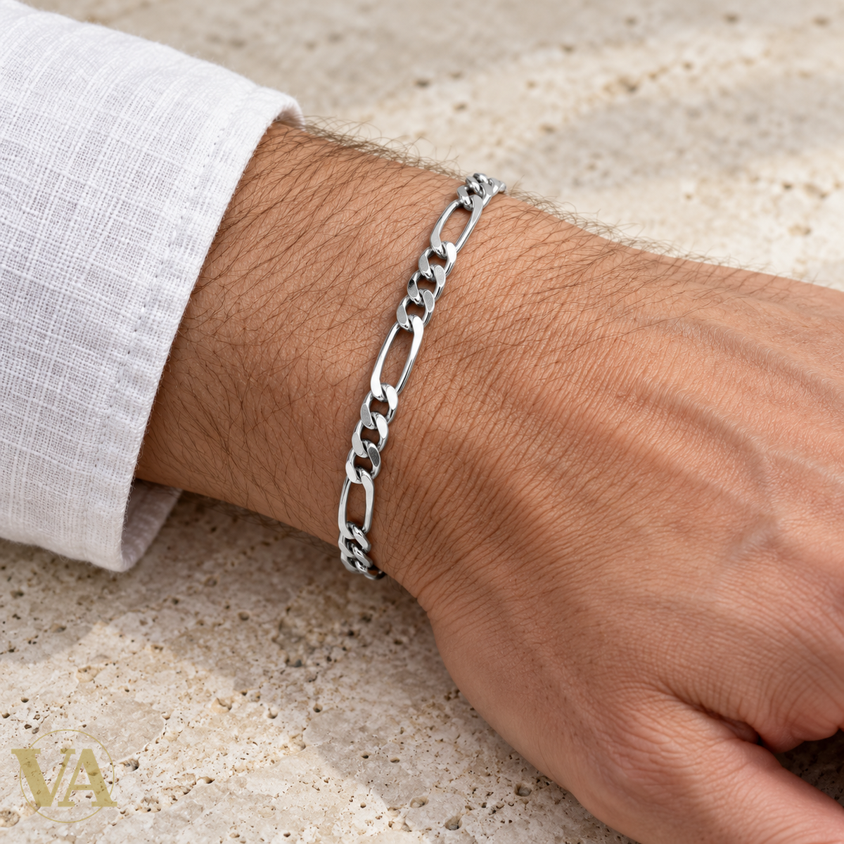 Bracelet homme Figaro 1+3 diamantée rhodié en argent 925 — 21 cm — porté en gros plan