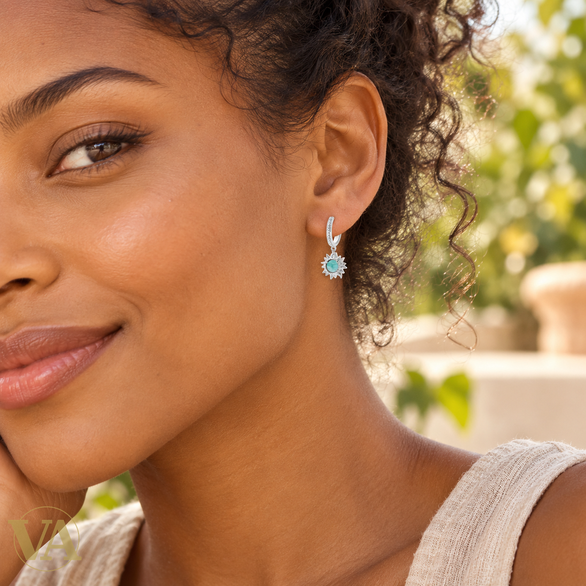 Créoles soleil amazonite en argent 925 rhodié — portrait lifestyle